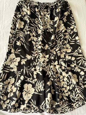 TanJay Black Skirt with Cream Floral Print
